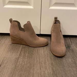 Toms Kallie Wedge Bootie in Taupe